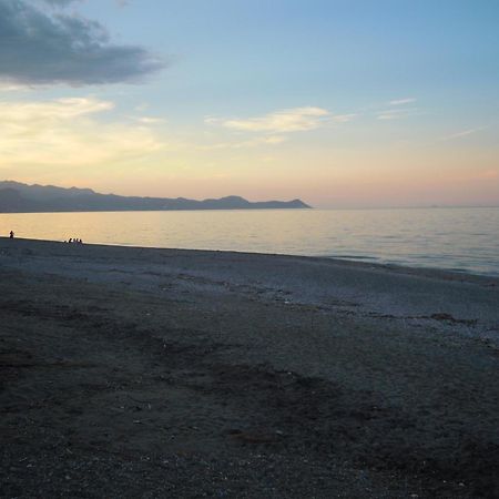 Almirikia Apartments Mourteri Buitenkant foto
