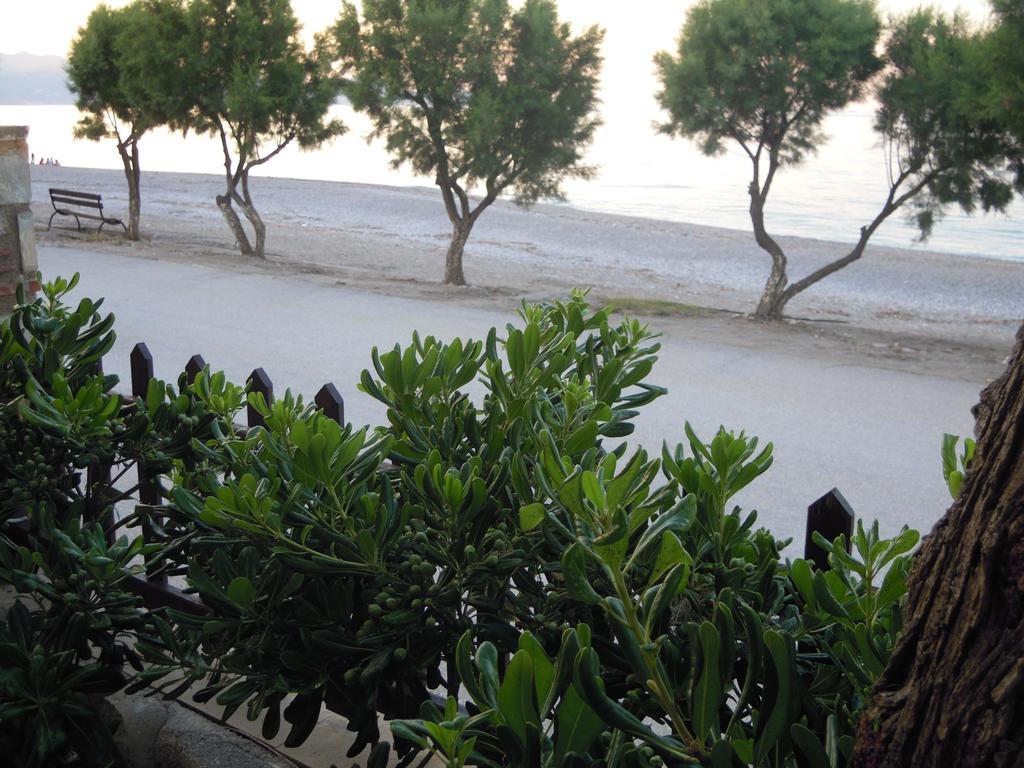 Almirikia Apartments Mourteri Buitenkant foto