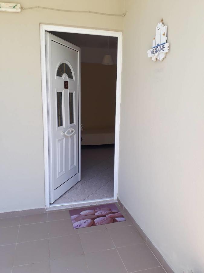 Almirikia Apartments Mourteri Buitenkant foto